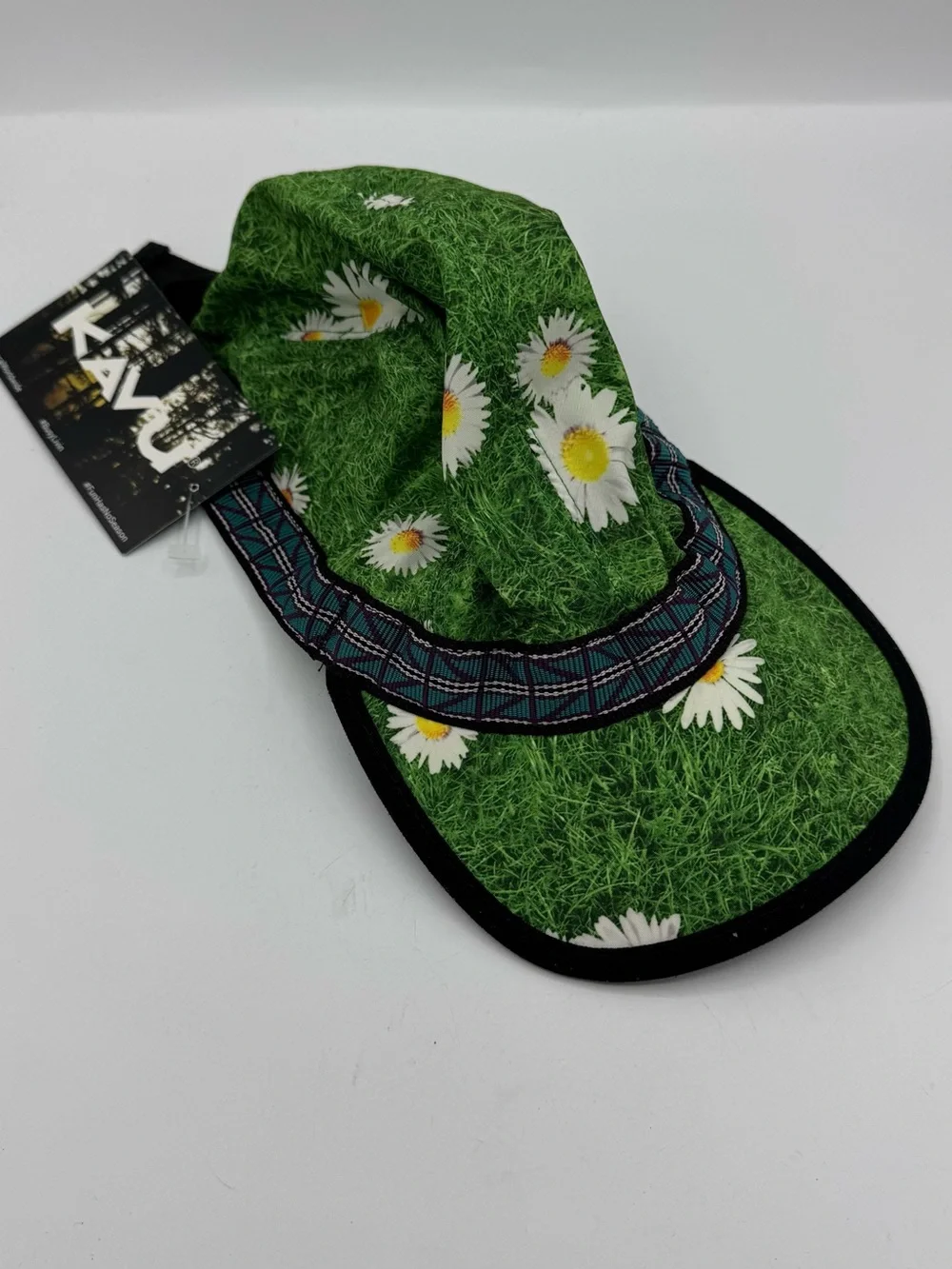 KAVU Strap Back Hat Size Large Daisies Green Floral Grass Made in USA NWT